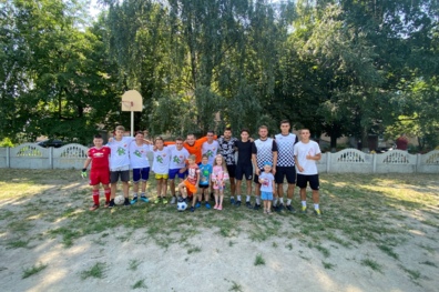 Футболісти СК "Полтава" зіграли у вуличний футбол з дітлахами